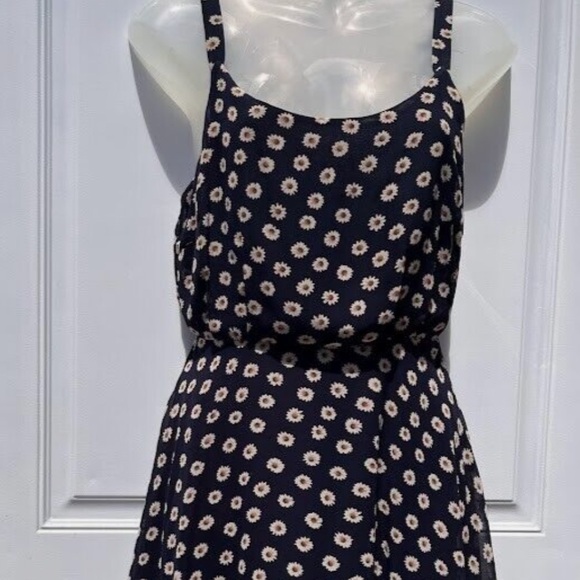 Urban Outfitters Lucca Couture Navy Blue Daisy Print Sun Dress - Size Large - Picture 11 of 12